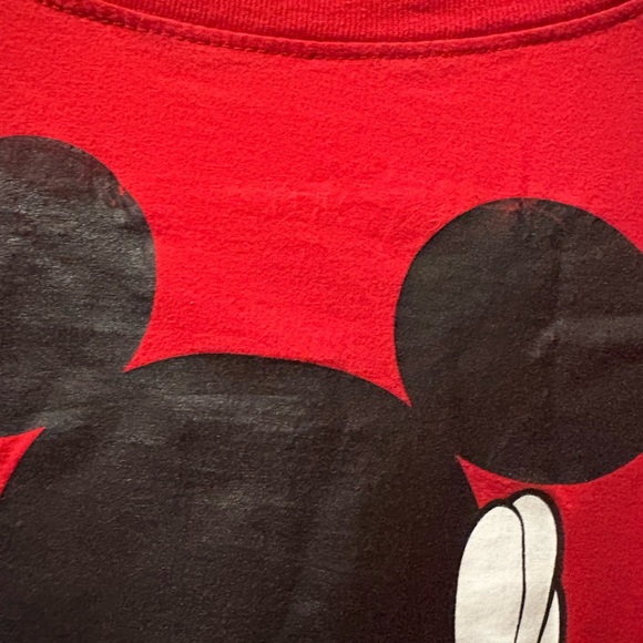 Disney Red Mickey Mouse Short Sleeve Tee kids XL (14-16) can fit an adult small - Picture 5 of 10